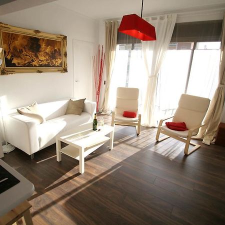 Near Clot&Sagrada Familia Apartment Barcelona Bagian luar foto