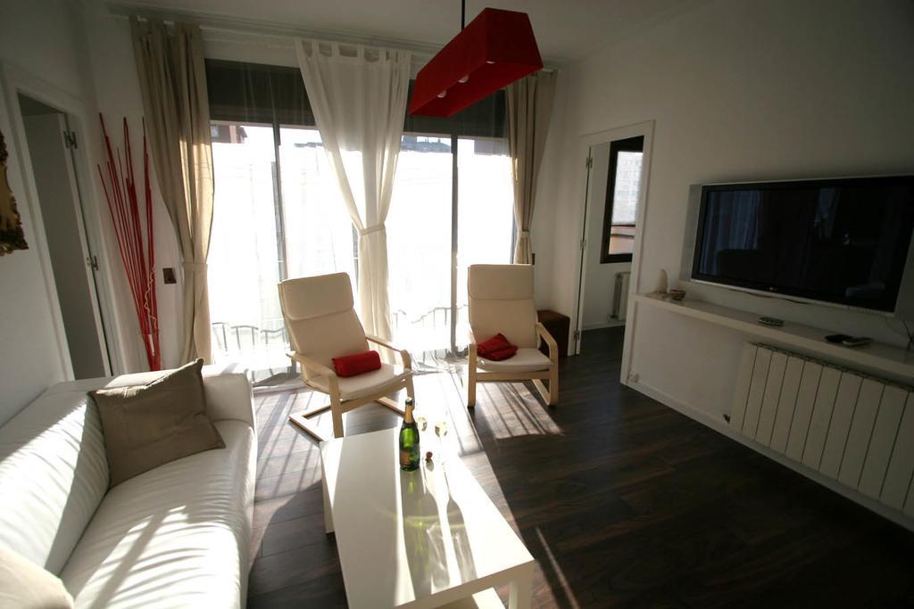 Near Clot&Sagrada Familia Apartment Barcelona Bagian luar foto