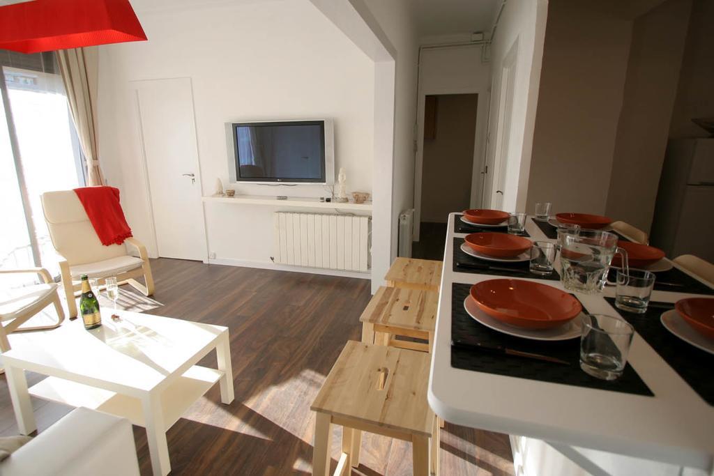 Near Clot&Sagrada Familia Apartment Barcelona Bagian luar foto